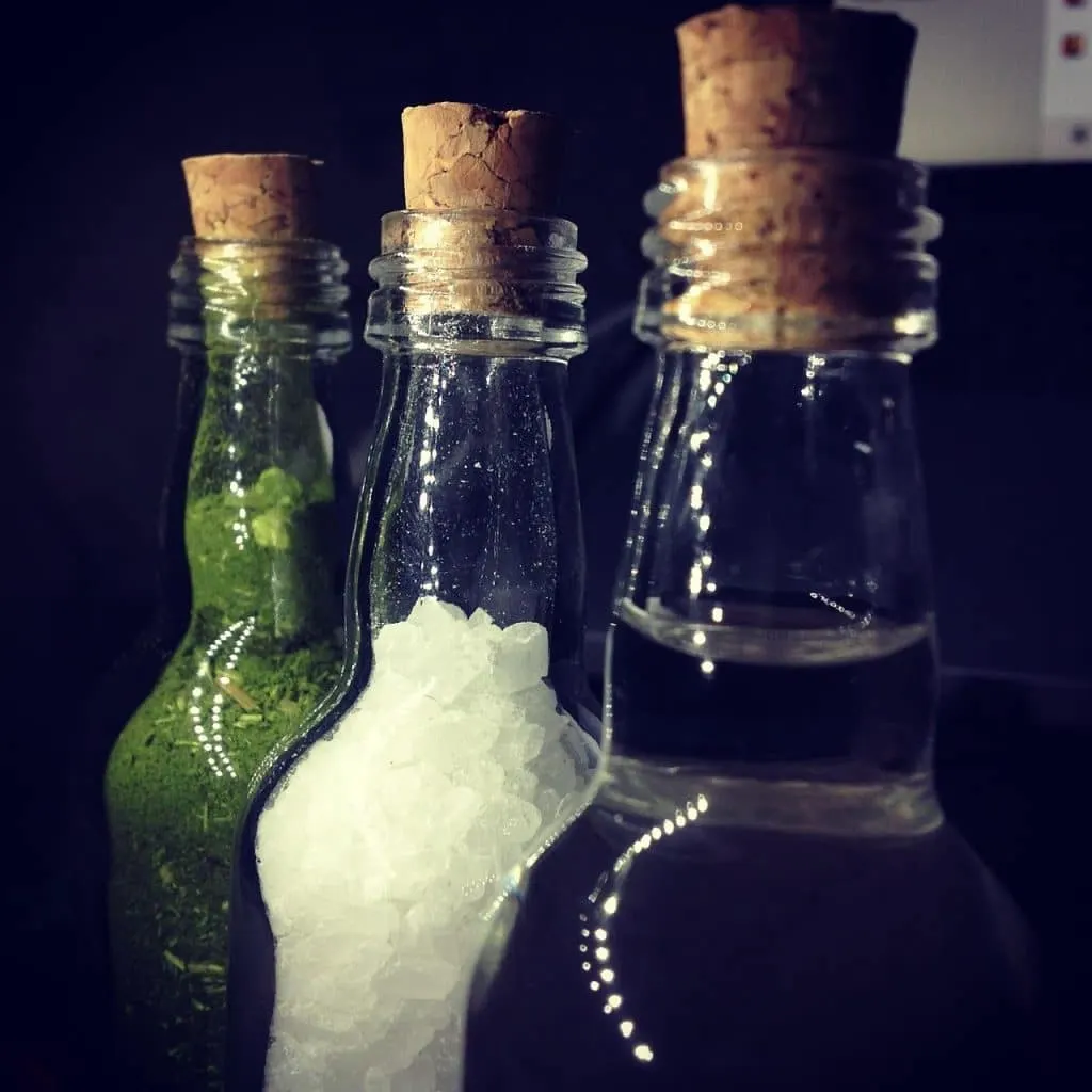 découvrez les bienfaits de l'aromathérapie pour votre bien-être au quotidien. explorez les huiles essentielles, leurs propriétés apaisantes et revitalisantes, ainsi que des conseils pour les intégrer dans votre routine de santé naturelle.