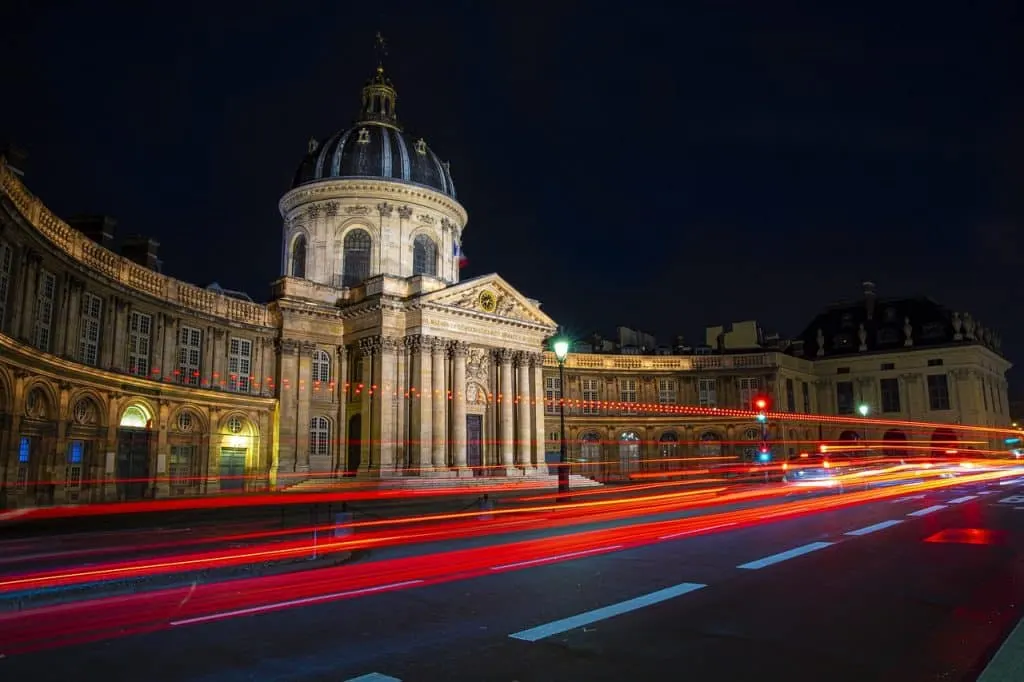 découvrez la richesse culturelle, historique et géographique de la france, une destination prisée alliant gastronomie, art et paysages à couper le souffle. explorez nos villes emblématiques, nos traditions et la beauté naturelle qui font de la france un pays unique à visiter.