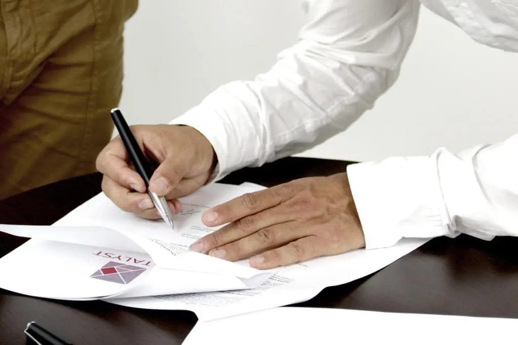 découvrez tout ce qu'il faut savoir sur les contrats : types, enjeux, conseils pratiques et principes juridiques. apprenez à rédiger et comprendre les clauses essentielles pour sécuriser vos accords.