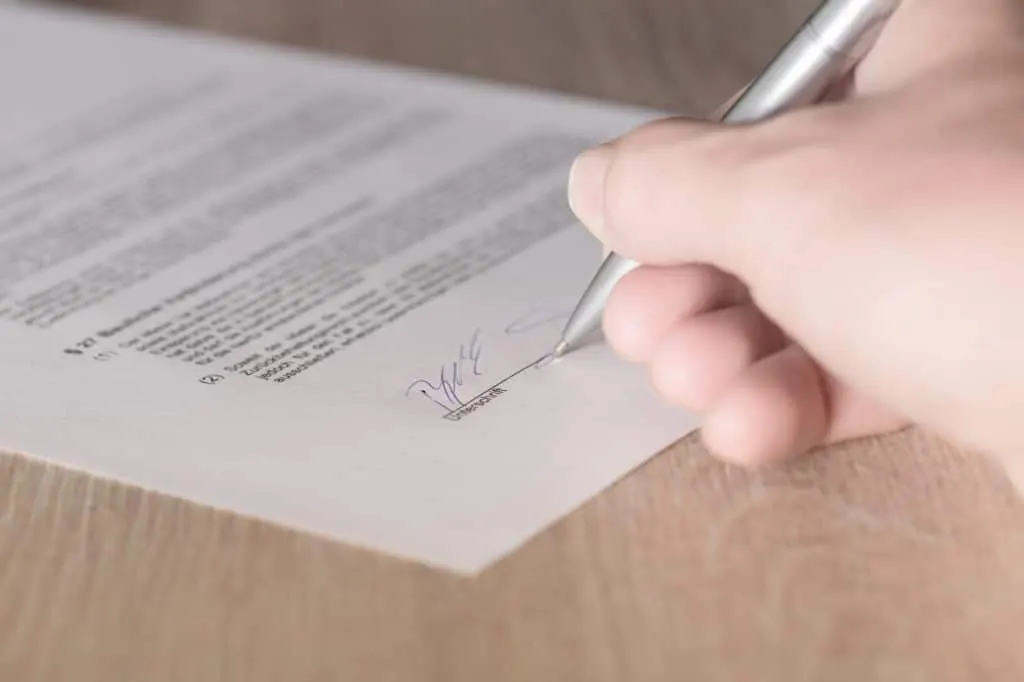 découvrez tout ce qu'il faut savoir sur les contrats : définition, types, rédaction et conseils pratiques pour sécuriser vos accords juridiques et garantir vos droits.