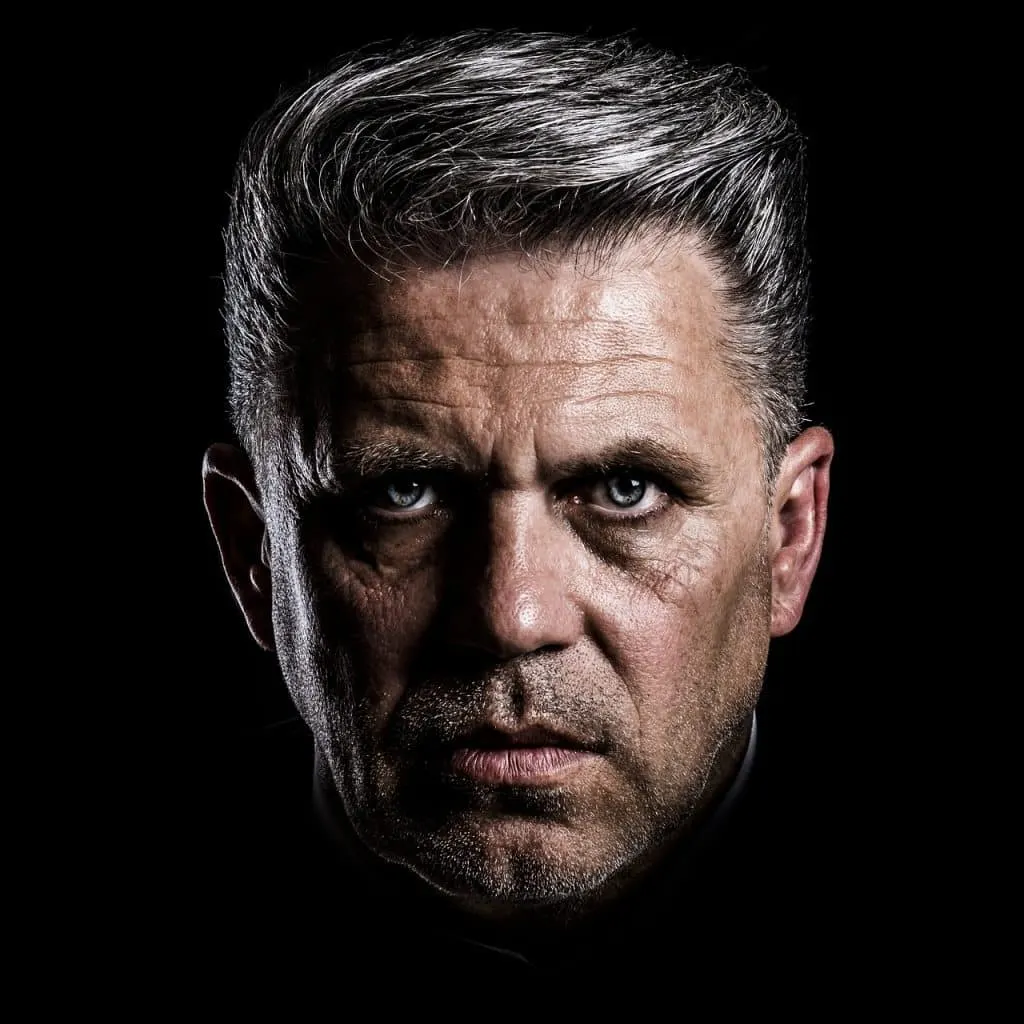 découvrez le rôle essentiel d'un ambassadeur de la culture d'entreprise, chargé de promouvoir les valeurs, la vision et l'esprit de votre organisation. apprenez comment cet acteur clé favorise l'engagement des employés et renforce la cohésion d'équipe pour un environnement de travail plus dynamique et productif.