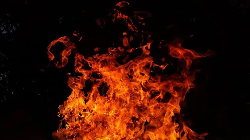 découvrez l'univers fascinant du feu : ses propriétés, son utilisation dans la vie quotidienne, et son rôle essentiel dans l'écosystème. apprenez comment maîtriser le feu en toute sécurité et explorez son impact sur la culture et l'histoire humaine.