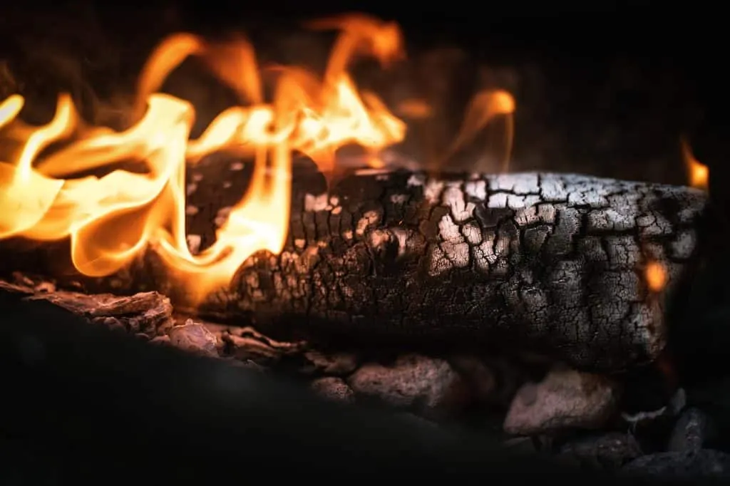découvrez l'univers fascinant du feu : ses propriétés, ses dangers et son utilisation dans notre quotidien. plongez dans l'histoire et les mythes qui l'entourent, ainsi que les innovations technologiques liées à la maîtrise du feu.