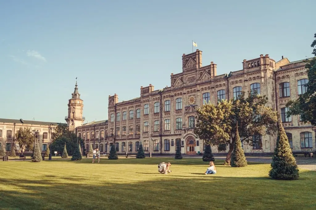 découvrez la city university of paris : une université internationale au cœur de la capitale française, offrant des programmes innovants, un campus dynamique et de nombreuses opportunités pour les étudiants du monde entier.