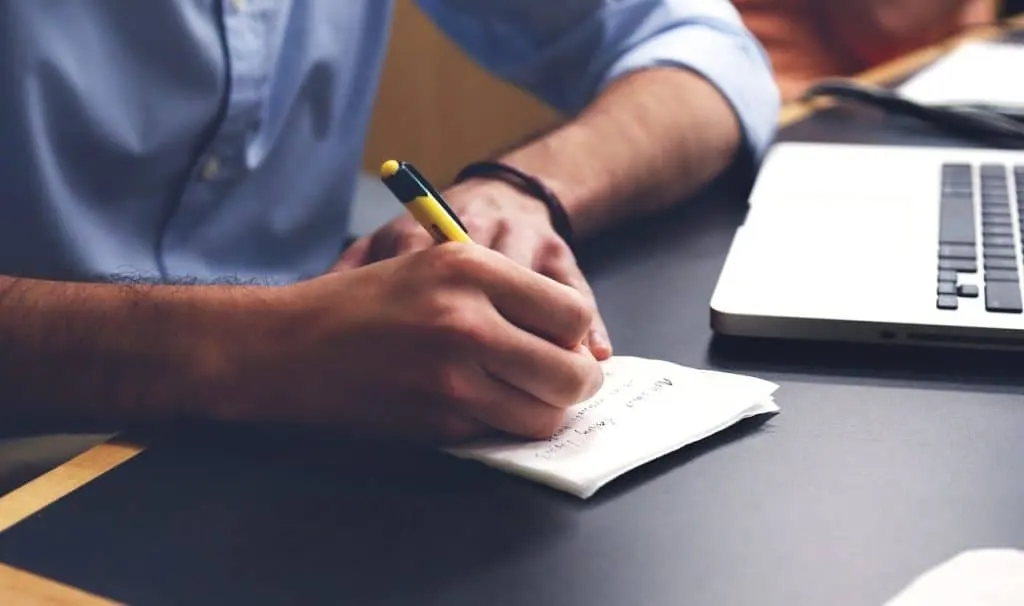 découvrez toutes les informations essentielles sur les senior notes : définition, fonctionnement, avantages et particularités de ce type d'instrument financier destiné aux investisseurs avertis.
