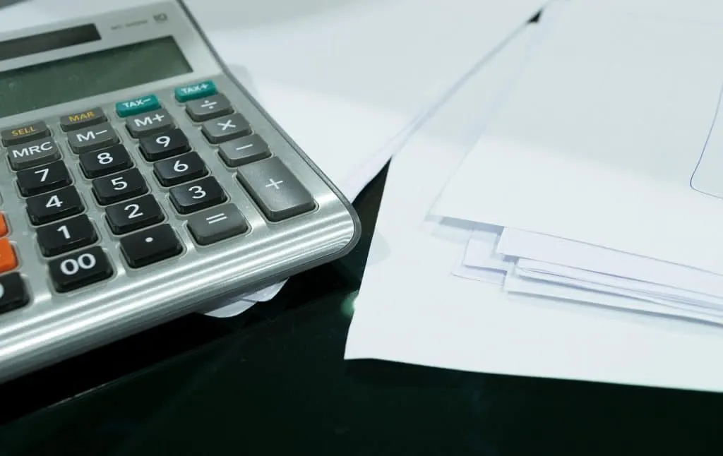 découvrez le rôle et les services d'une banque commerciale : gestion de comptes, octroi de crédits, solutions d'épargne et accompagnement des particuliers et entreprises dans leurs opérations financières quotidiennes.