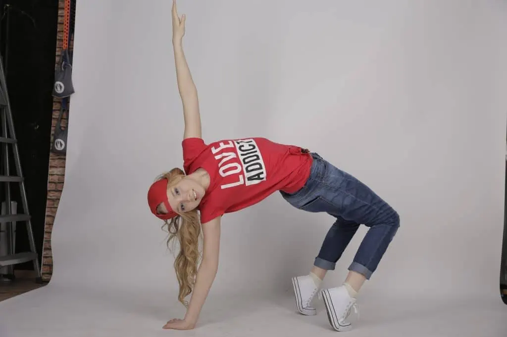 découvrez l'univers captivant de la danse : histoire, styles, techniques, conseils pour débuter et passion à partager. explorez tous les aspects de la danse, du classique au moderne !