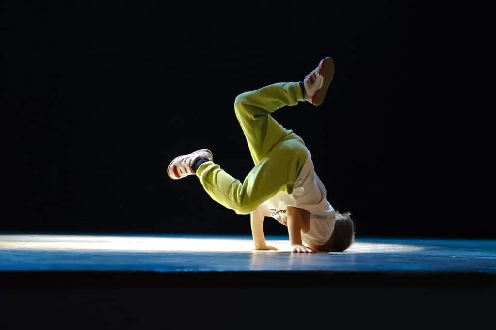 découvrez l'art de la danse : styles, techniques et bienfaits pour le corps et l'esprit.
