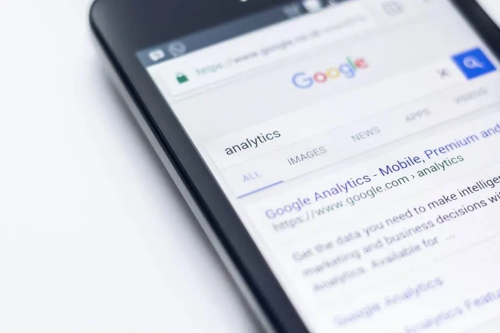 découvrez la stratégie mobile-first : concevez d'abord pour les appareils mobiles afin d'offrir une expérience utilisateur optimale et de booster la visibilité de votre site sur tous les supports numériques.