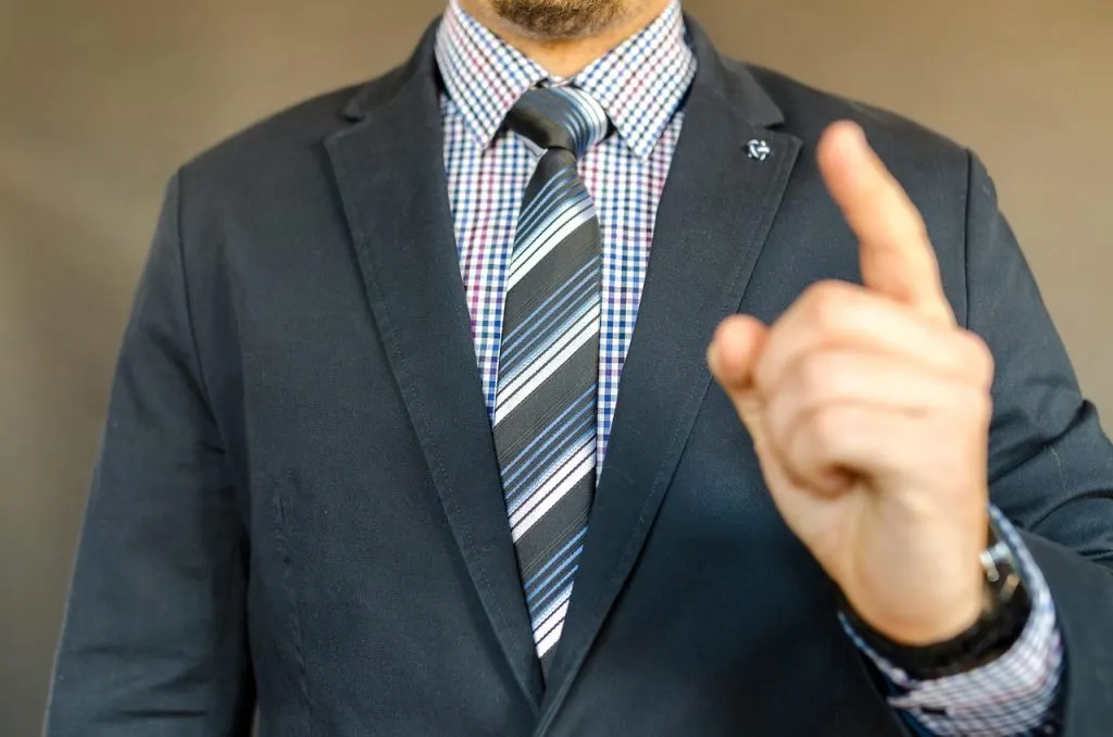 découvrez comment gérer des patrons colériques et transformez les défis en opportunités pour un environnement de travail apaisé.