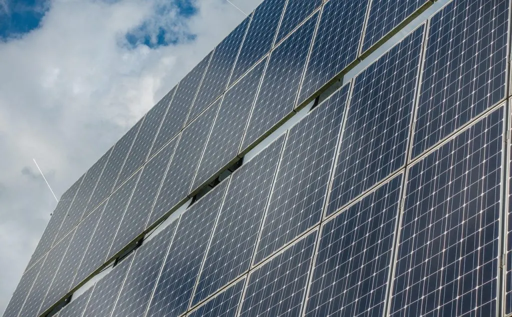 découvrez notre projet solaire innovant alliant énergie renouvelable et durabilité pour un avenir plus vert et responsable.
