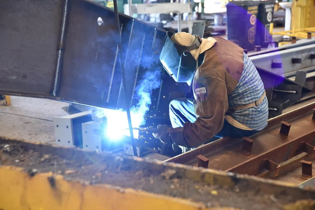 elite welders : des soudeurs experts offrant des services de soudure de haute qualité pour tous vos projets industriels et particuliers.