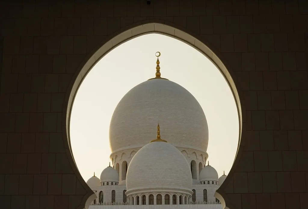 analyse approfondie du conflit au moyen-orient : causes, enjeux et perspectives pour la paix dans une région complexe.