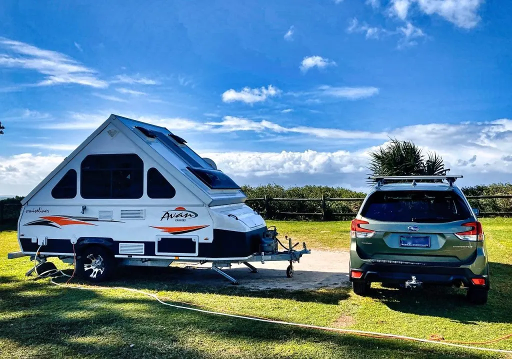 découvrez le caravanning : une aventure libre et confortable pour explorer la nature en toute autonomie, idéale pour des vacances en famille ou entre amis.