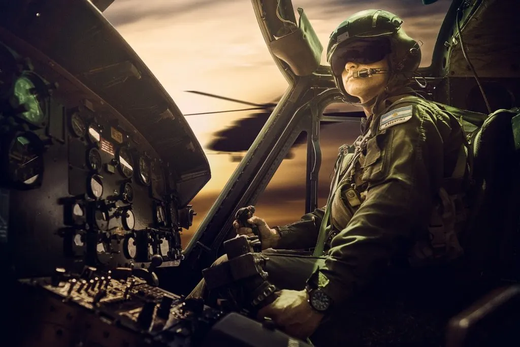 découvrez tout sur les avions de combat : caractéristiques, technologies, et leur rôle dans la défense aérienne moderne.