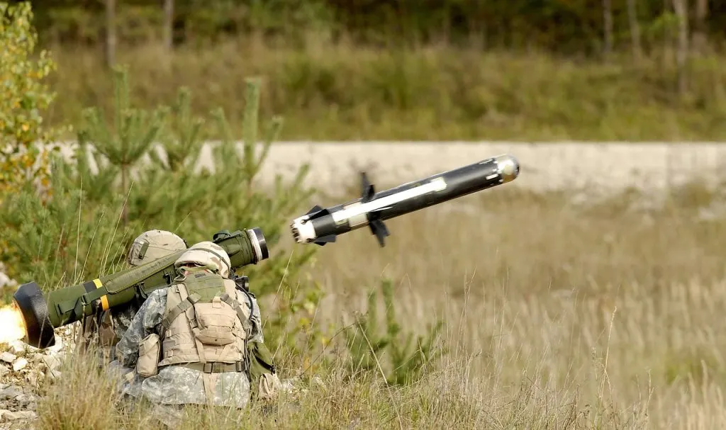 découvrez notre système d'interception de missiles avancé, garantissant une protection efficace contre les menaces aériennes grâce à une technologie de pointe et une précision exceptionnelle.