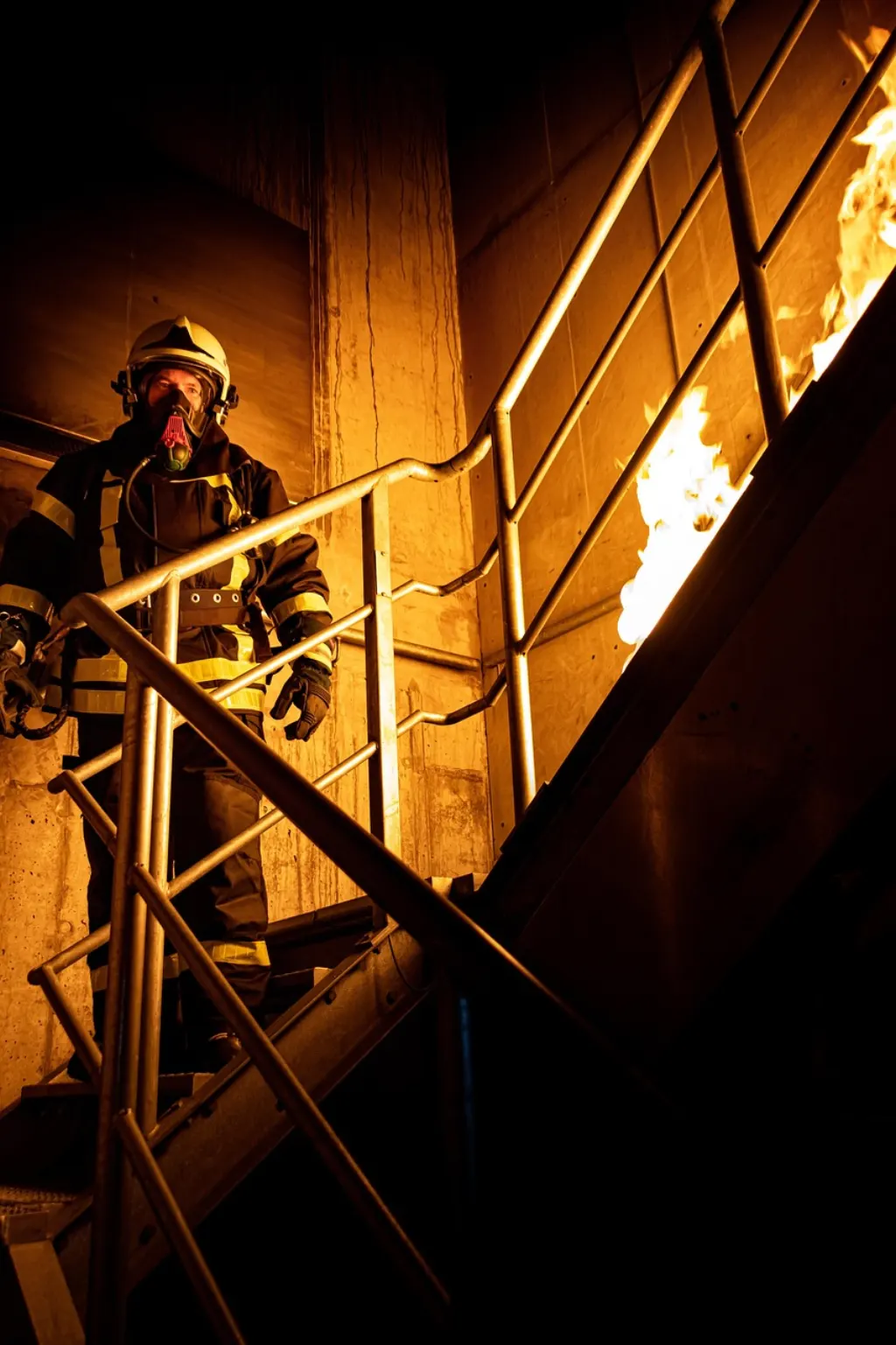 découvrez le rôle essentiel des pompiers dans la protection des personnes et des biens face aux incendies et autres urgences.